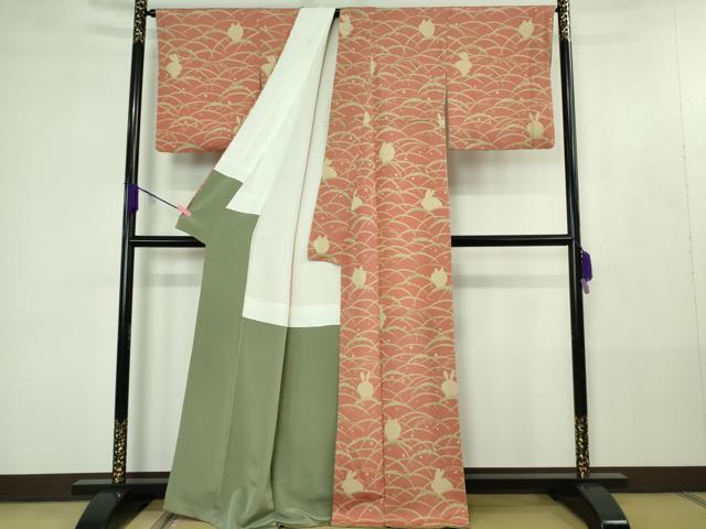 平和屋着物●極上　青山みとも　付下げ小紋　雪芝　兎　うさぎ　退紅色地　鬼しぼ縮緬　逸品　DZAB4388kh6 - Image 3